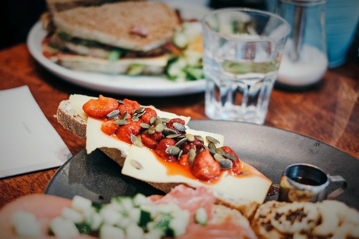 碳循環飲食法既有生酮對胰島素控制的優點，又能在身體需要能量時補充足夠的肝醣，促進肌肉的修復合成，使減脂其最大化保留肌肉。