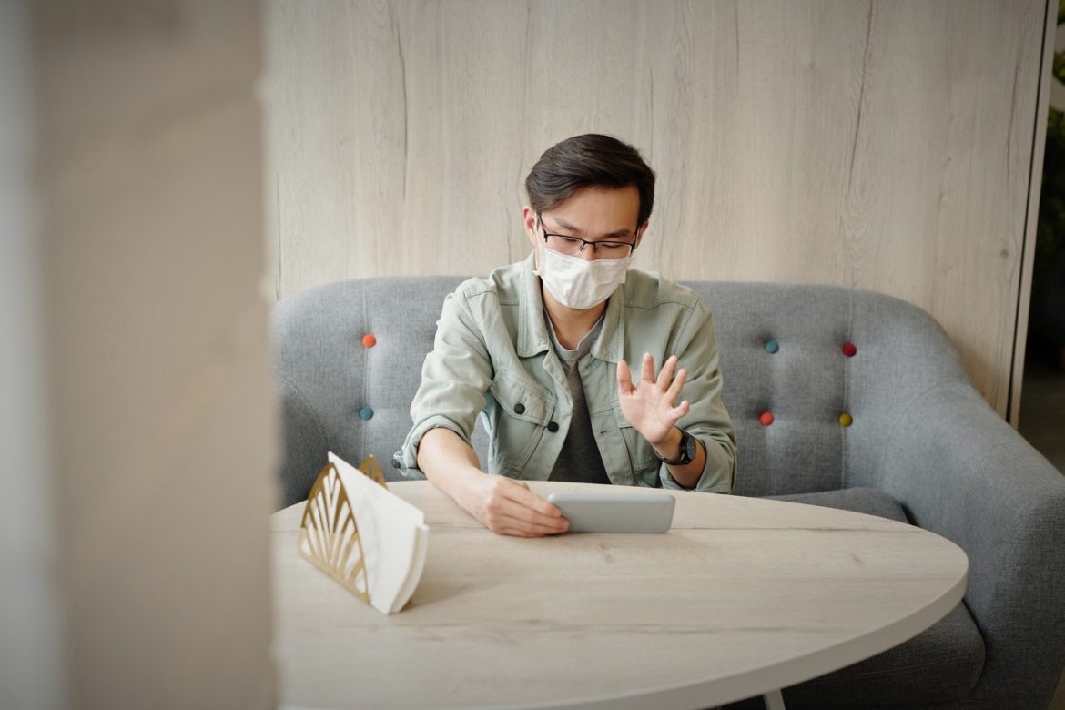 今天參加了熱線舉辦的線上跨性別聚會，很開心能夠有這樣的機會讓跨性別朋友們聚在一起。看到老朋友們、新朋友們都過得還不錯，真的就太好了。